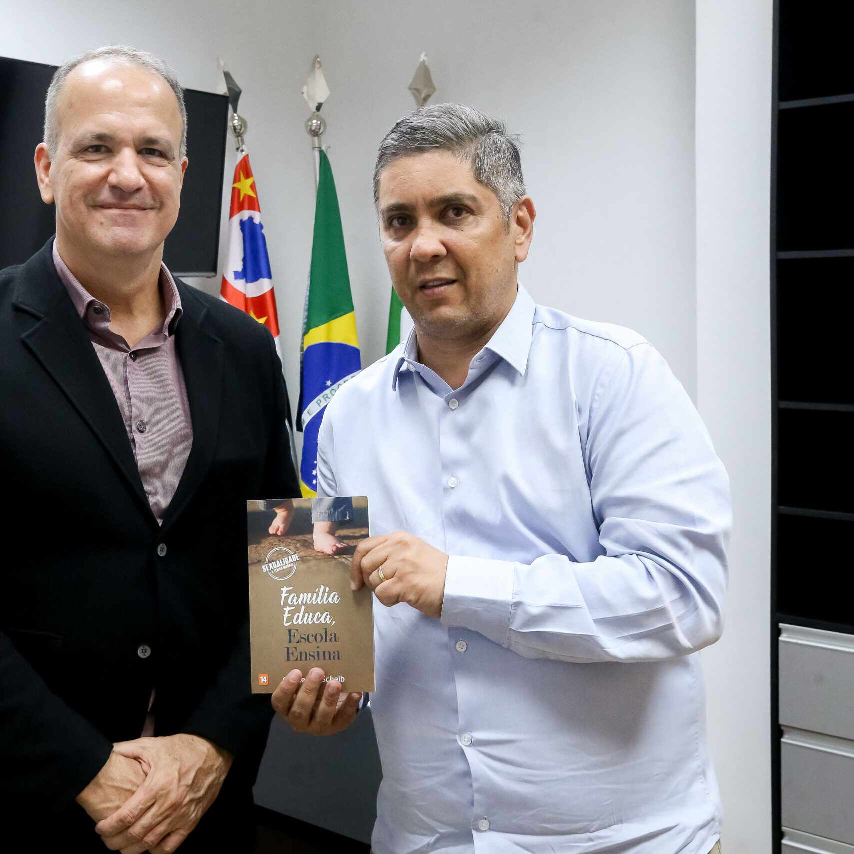 Relinho recebeu nesta sexta (27) o Procurador da República Guilherme Schelb; importância de leis voltadas à proteção infantojuvenil foi destaque