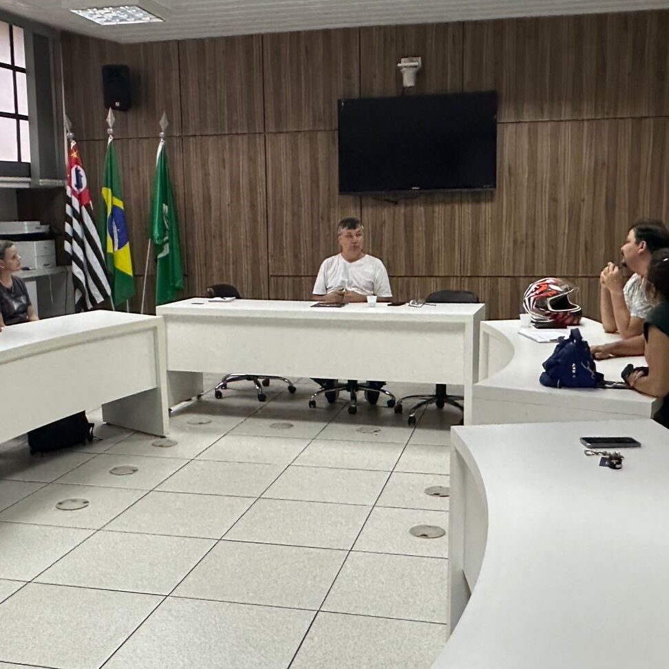 Pedro Kawai se reuniu com auxiliares da educação para debater impactos da Lei 15.326/2026, que reconhece professores da educação infantil na carreira do magistério