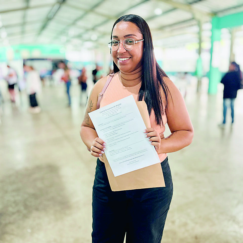 Camila Gonçalves, 30 anos, busca uma nova oportunidade de trabalho. CRÉDITO: Divulgação