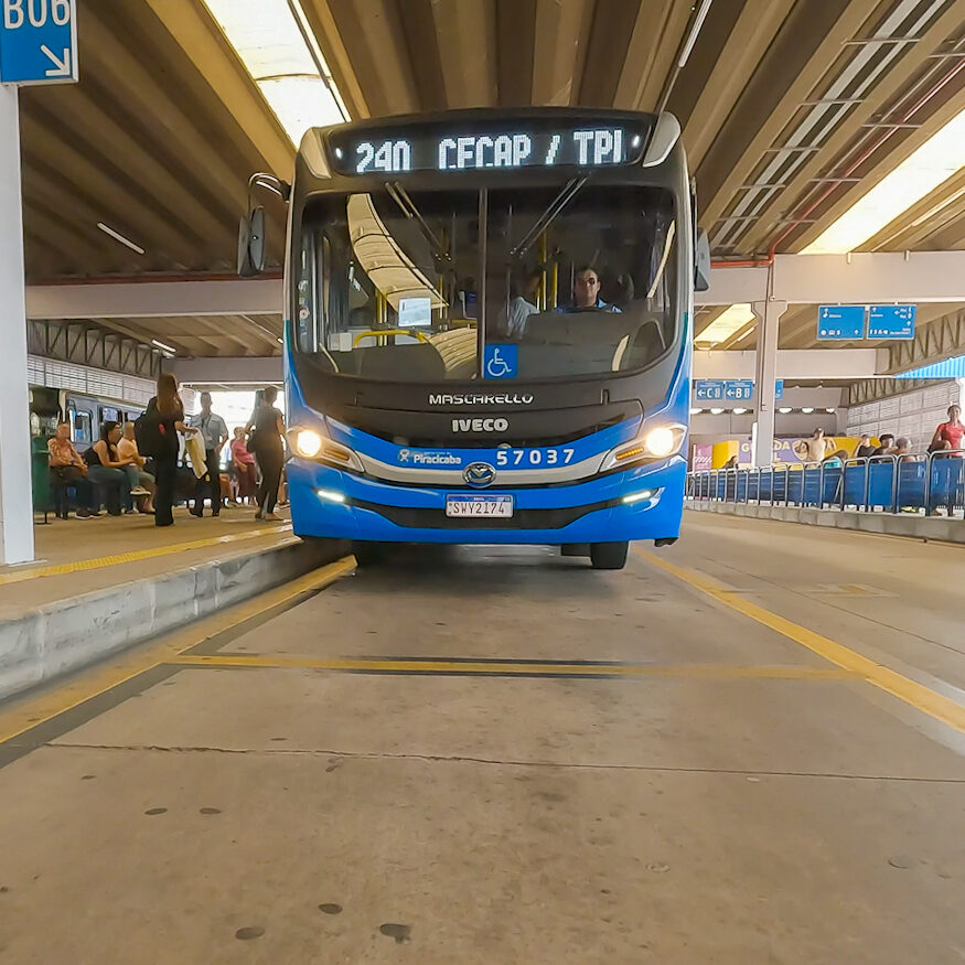 A partir de amanhã, sábado, 14.02, a população poderá utilizar um chatbot via WhatsApp para embarcar nos ônibus em Piracicaba, CRÉDITO:  Divulgação