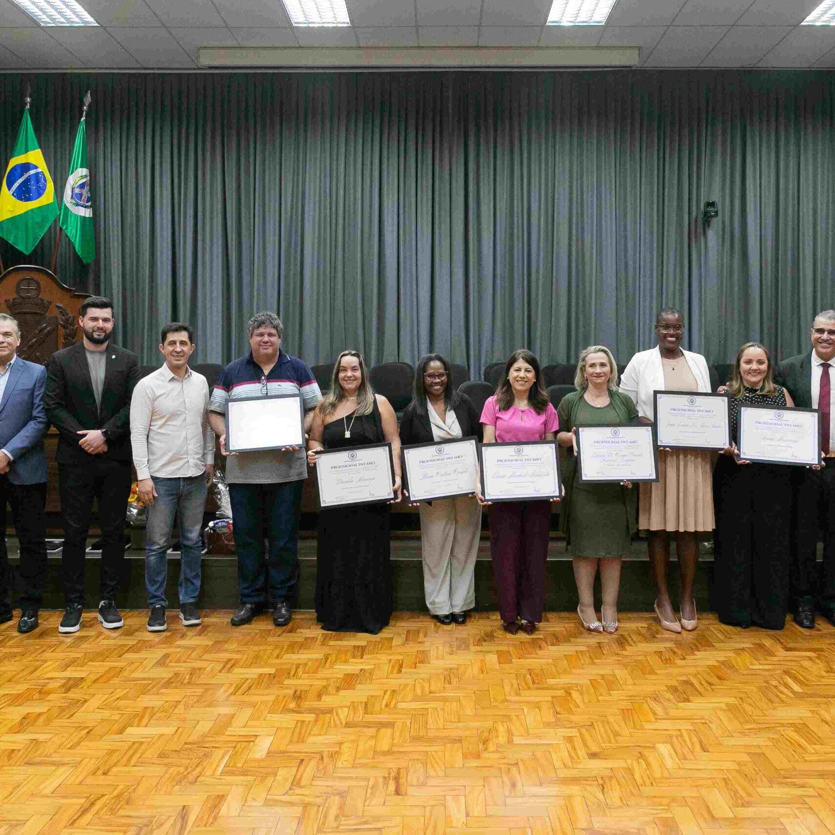 15-05-25-Enfermagem (Solenidade)-1 Evento aconteceu na noite de terça-feira (13), na Câmara Municipal de Piracicaba - Foto: Divulgação