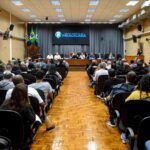 Reunião entre servidores, vereadores e representantes da Prefeitura aconteceu na manhã desta segunda-feira (15) - foto: Divulgação