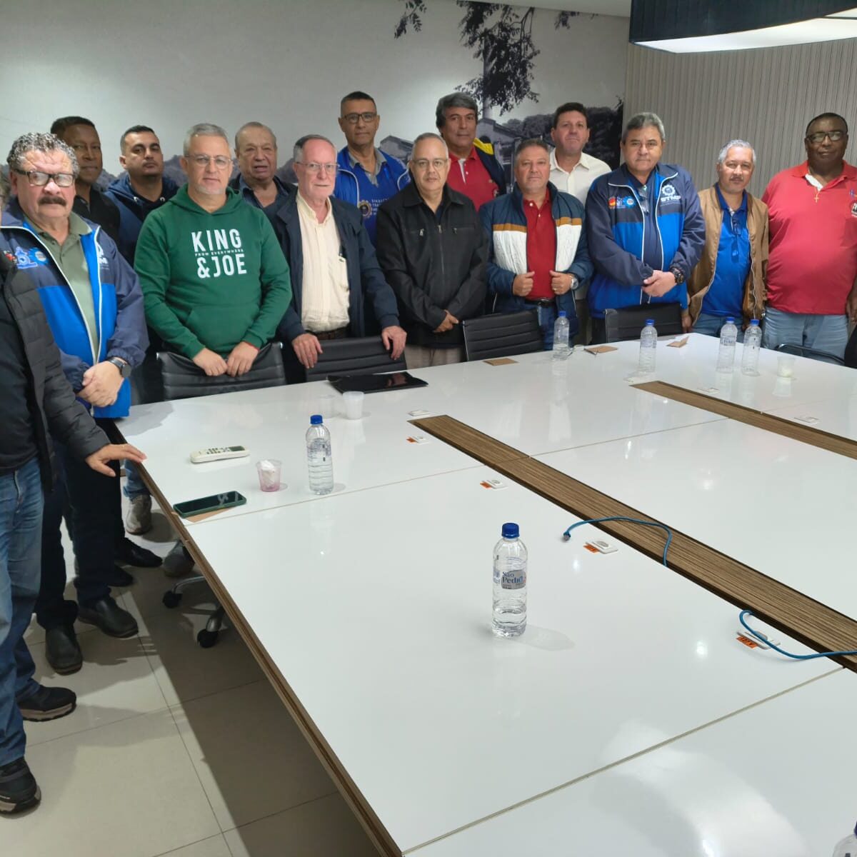 Dirigentes do Instituto Sindical que se reuniram com o candidato Barjas Negri e ouviram e apresentaram sugestões, caso venha a ser eleito. Crédito: Divulgação