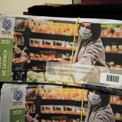 TAXA LICENÇA Carnês serão entregues pelos Correios no domicílio fiscal do contribuinte - Foto: Justino Lucente