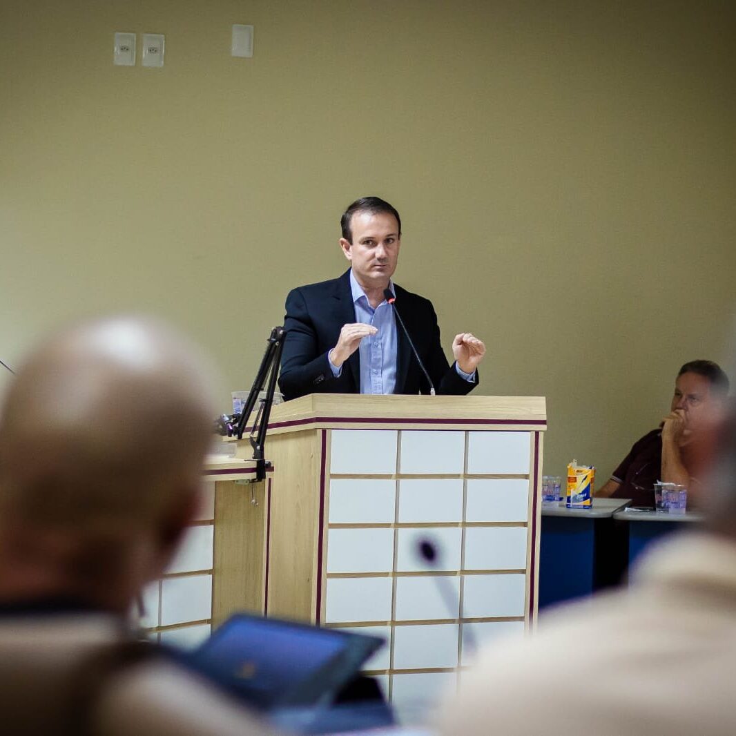 Prefeito Thiago Silva esteve na Câmara Municipal na quarta-feira (18) - foto: Tiago Stoco
