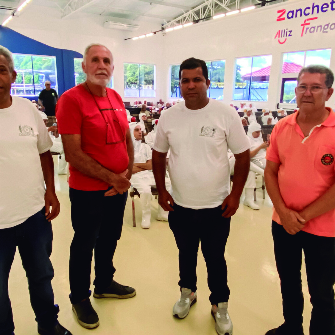 O presidente do STIAP, Fânio Luis Gomes, acompanhado dos diretores Geraldo Nunes Pereira, Antonio Roberto Mingati e Jailton Souza Cruz. CRÉDITO: Divulgação