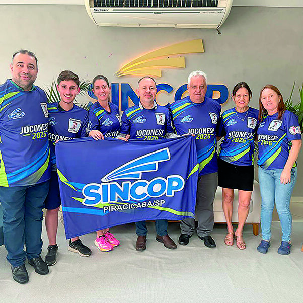 Equipe vestindo a camisa para o Joconesp 2026. CRÉDITO: Divulgação
