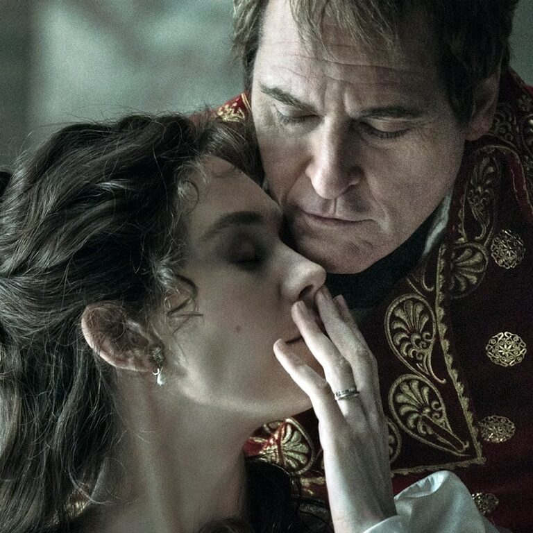 23-11-Cinema (toledo) - 1 Filme com Joaquin Phoenix e Vanessa Kirby narra a ascensão e queda de Napoleão e seu relacionamento instável com sua esposa Josephine
