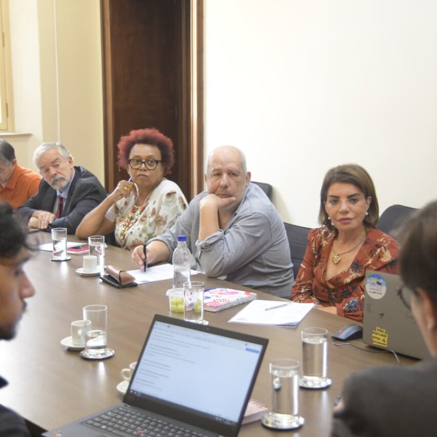 Na reunião, foram apresentadas diversas reivindicações dos professores da rede estadual de ensino. CRÉDITO: Divulgação