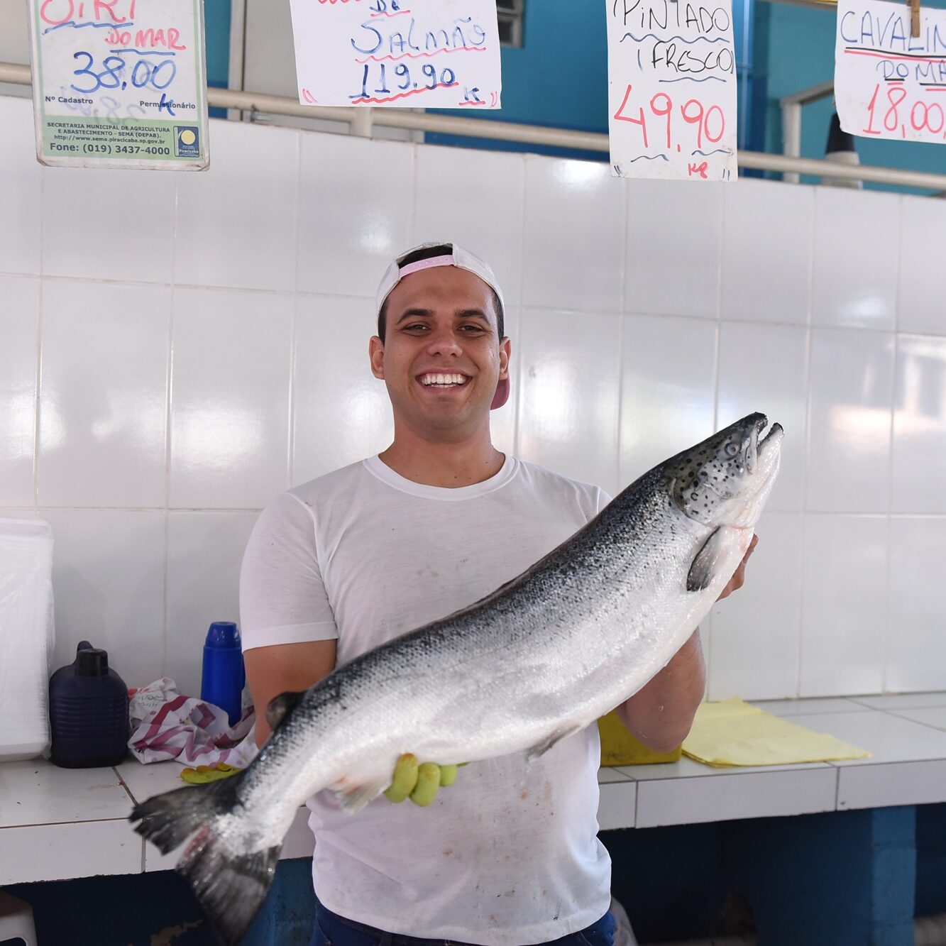 Entre os pescados que serão comercializados estão cascudo, curimbatá, corvinas, pacu e tilápia, além de pescados mais nobres, como pintado, filhote e bacalhau fresco. CRÉDITO: Divulgação
