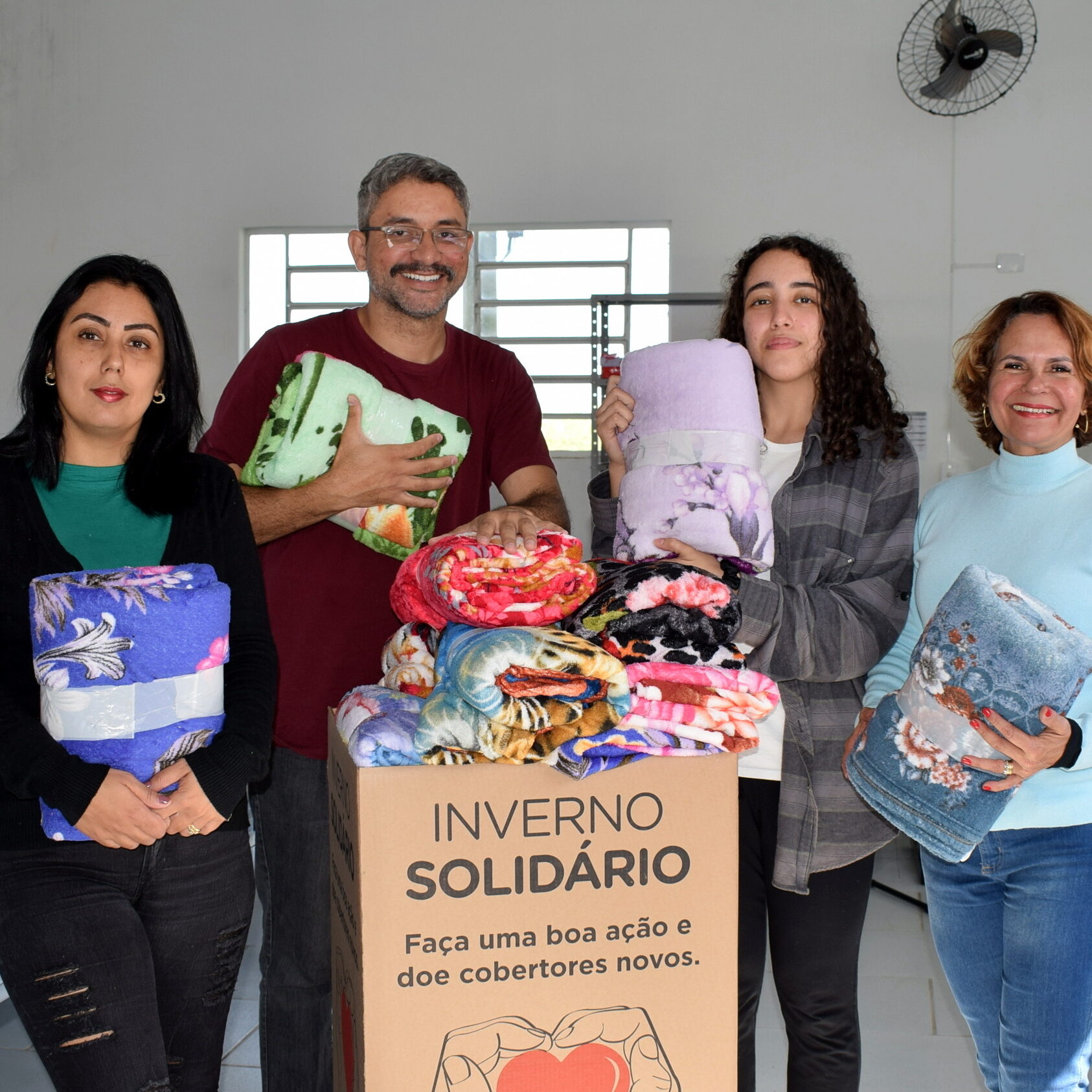 Equipe do Fundo Social espera arrecadar cerca de 800 cobertores até agosto; 100 já foram doados
