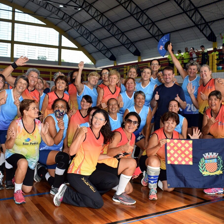 28-03-Copavolei02 Equipes femininas de São Pedro com o prefeito Thiago Silva