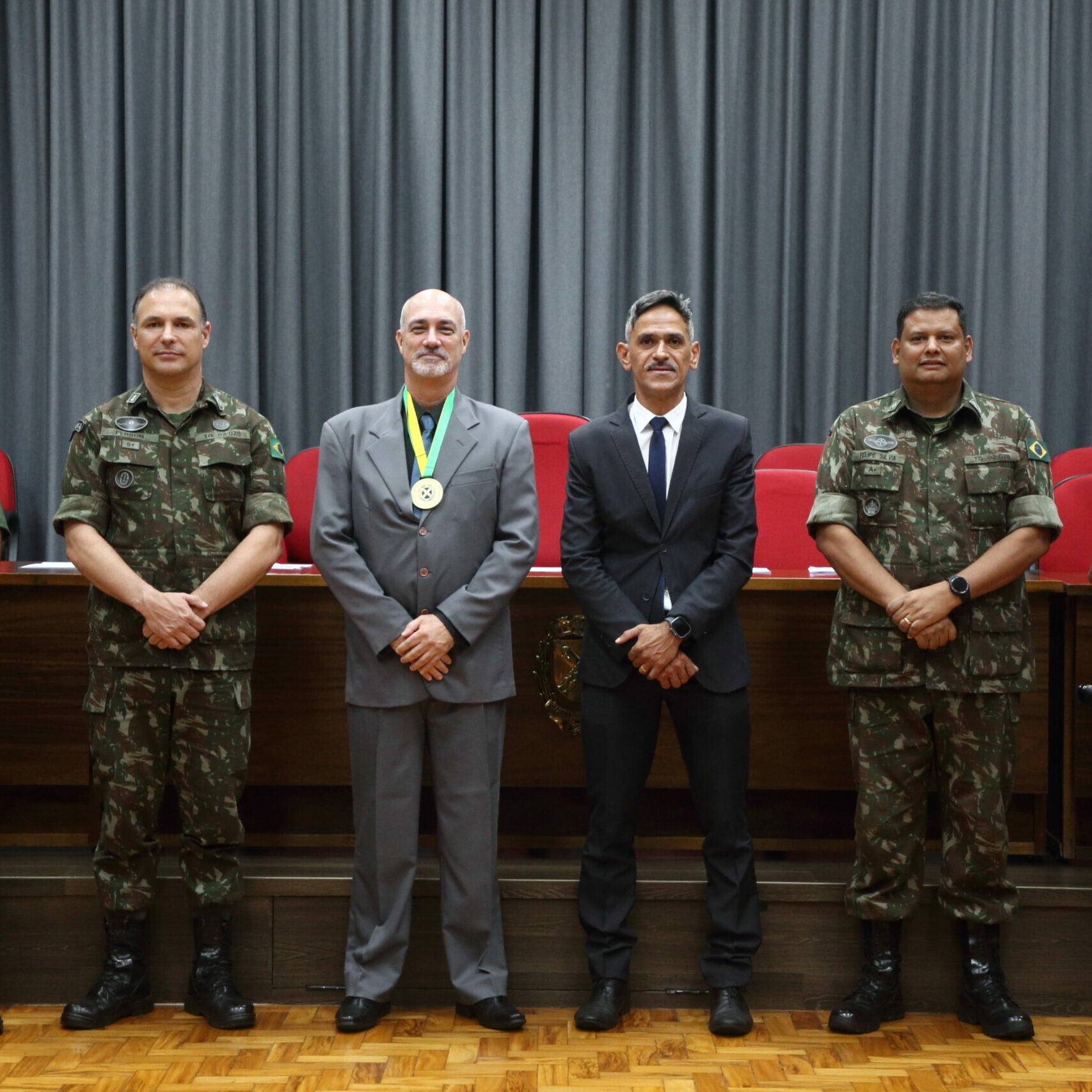 29-11-23-Luiz Franco (Medalha)-1 Homenageado com Medalha de Mérito Legislativo, Franco é militar da reserva e presidente da Associação Esportiva Cane Cutters de Futebol Americano. CRÉDITO: Rubens Cardia