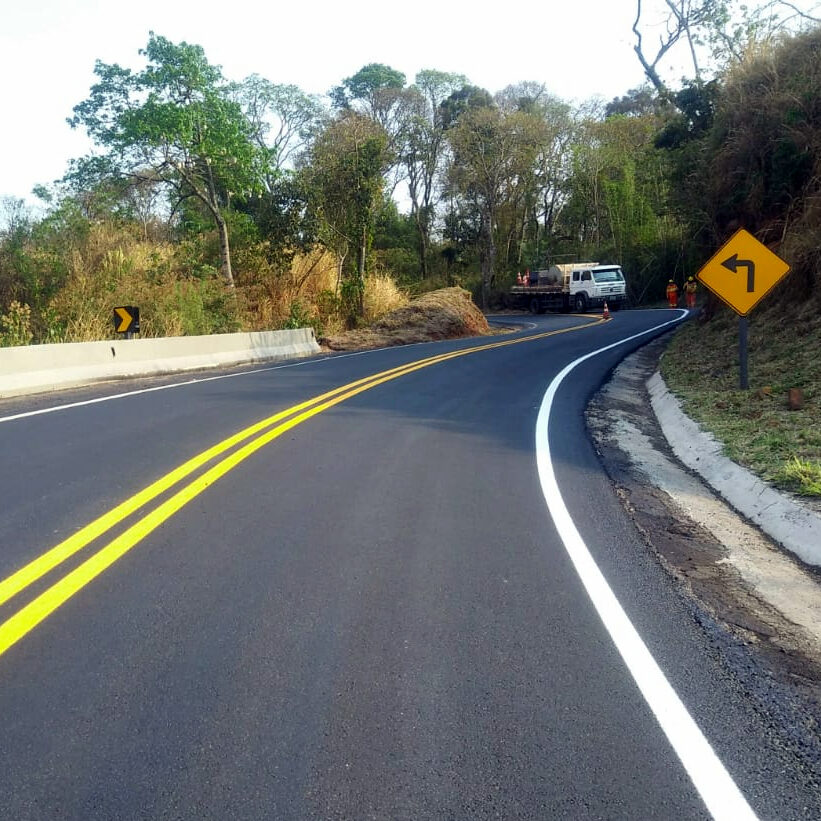 Operação ocorre nesta quarta e quinta, entre os quilômetros 232 e 238, no trecho entre Torrinha e Santa Maria da Serra - foto: Divulgação