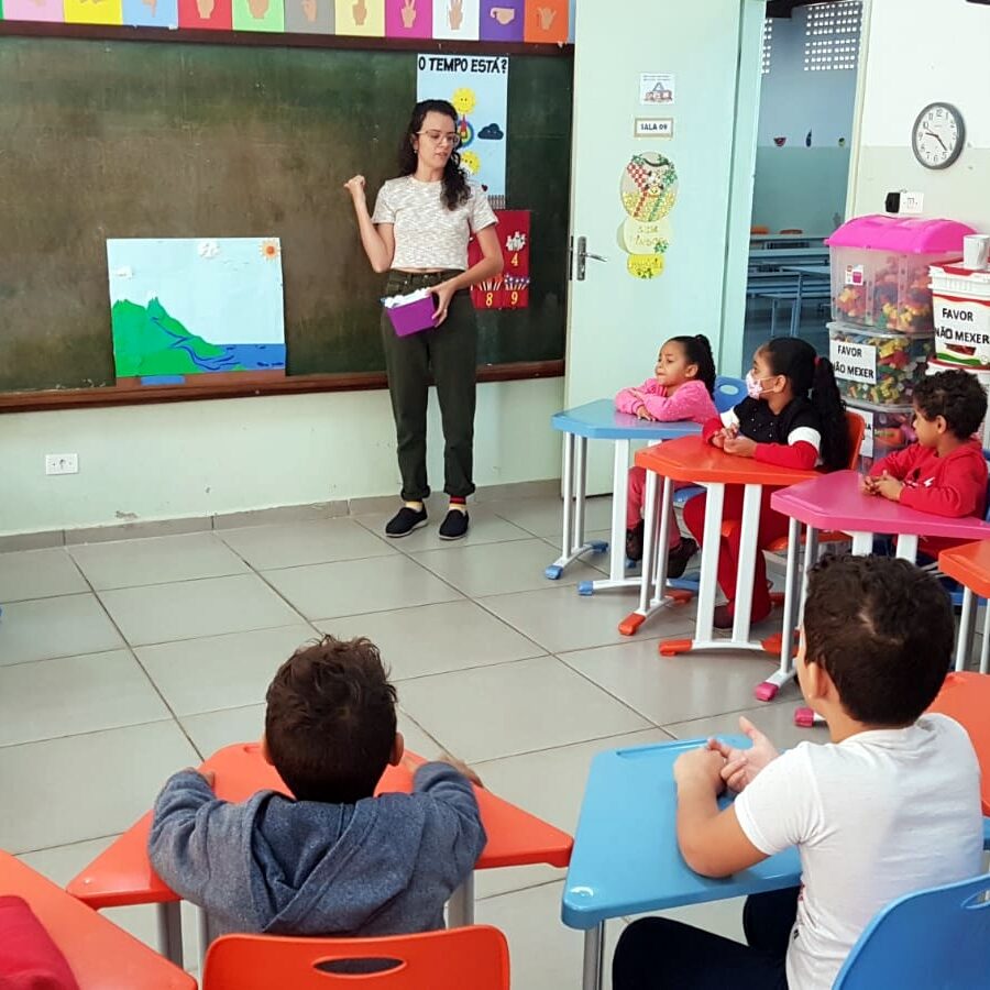 Meio Ambiente desenvolve selo de certificação para escolas com práticas regenerativas Escolas do ensino infantil já participam de oficinas relacionadas ao ciclo da água