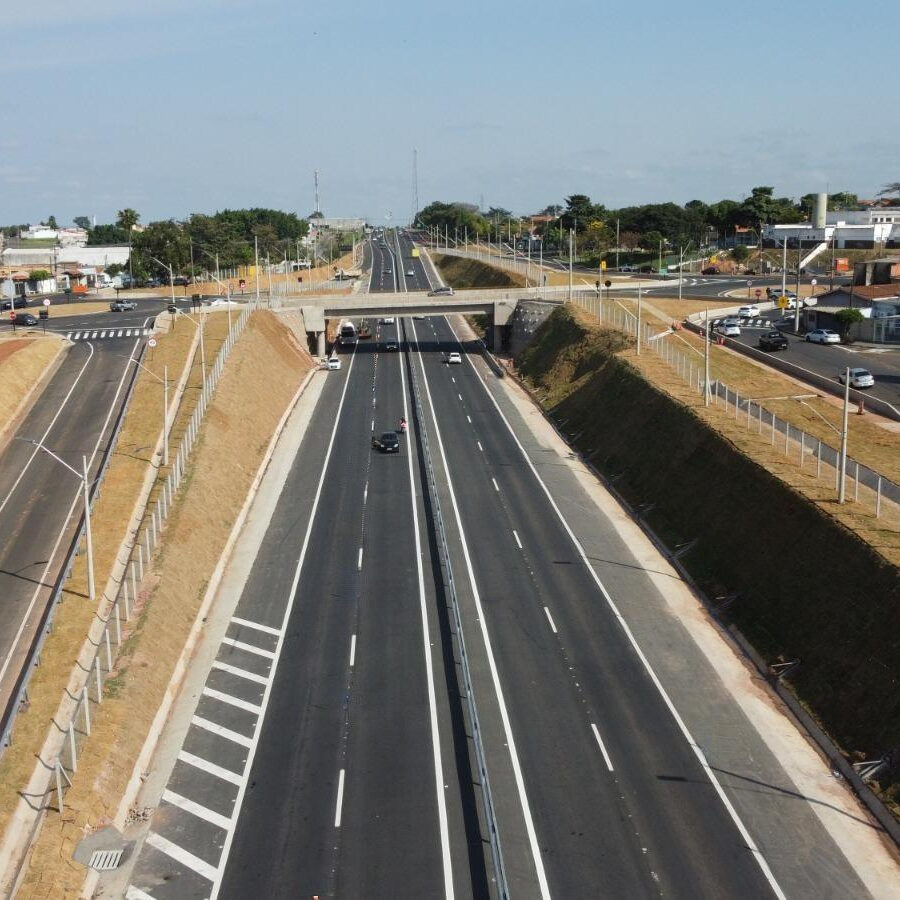 Projeto modernizou os dispositivos dos quilômetros 169 e 171, ampliando a segurança e a fluidez do tráfego no trecho - Foto: Divulgação