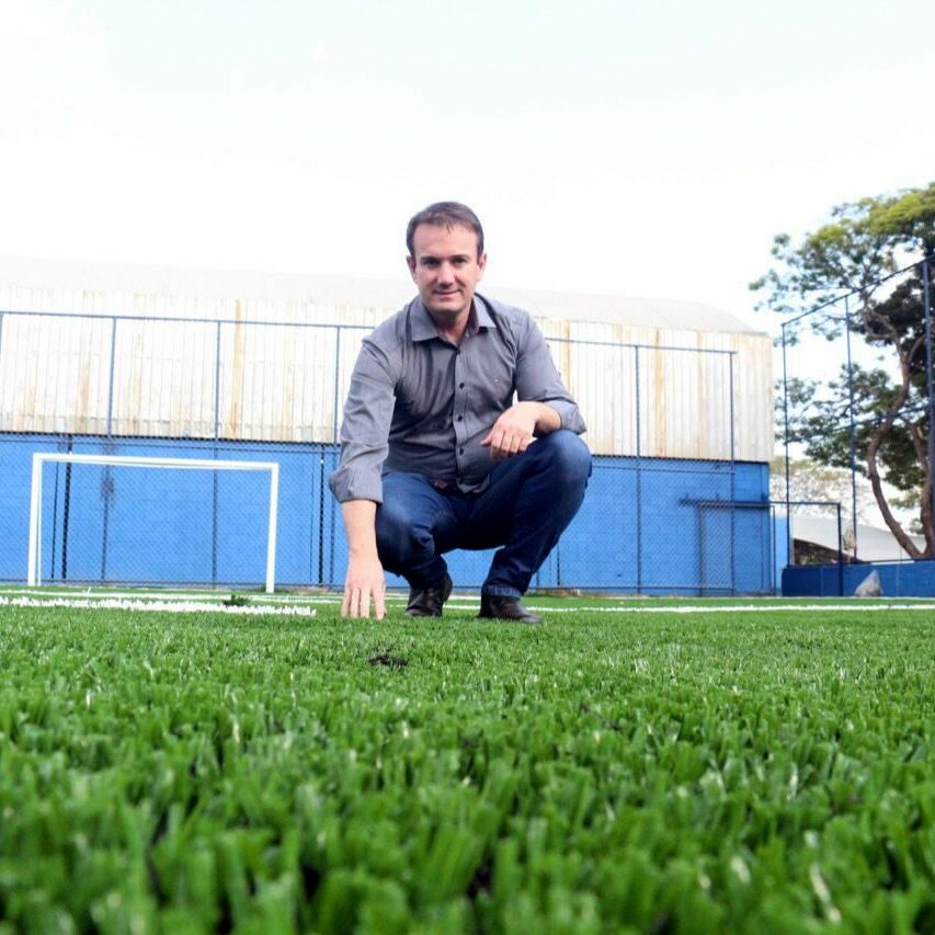 campo de grama sintética no Nova Estância O prefeito Thiago Silva, que nesta semana visitou a obra em fase de conclusão no bairro Nova Estância